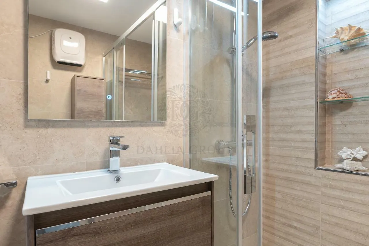 El Faro Beach Apartment By Dahlia Group Estepona 0*,  España